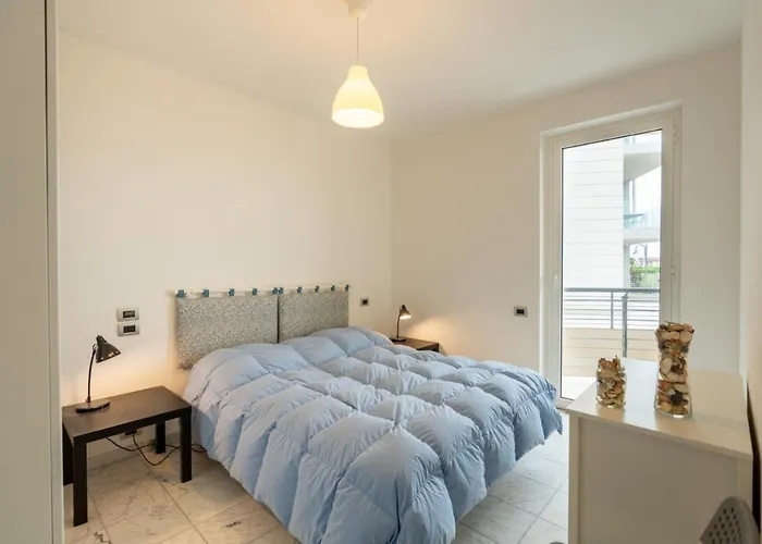Beachfront Luxurious Newly Built 2-Bed Flat With Stunning Sea Views & Terrace