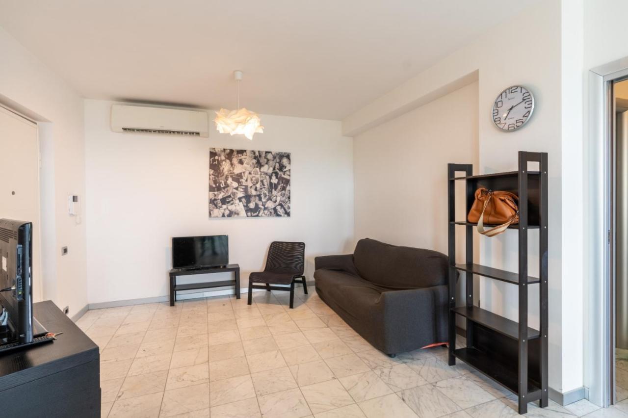 Beachfront Luxurious Newly Built 2-bed Flat With Stunning Sea Views & Terrace Roseto Degli Abruzzi