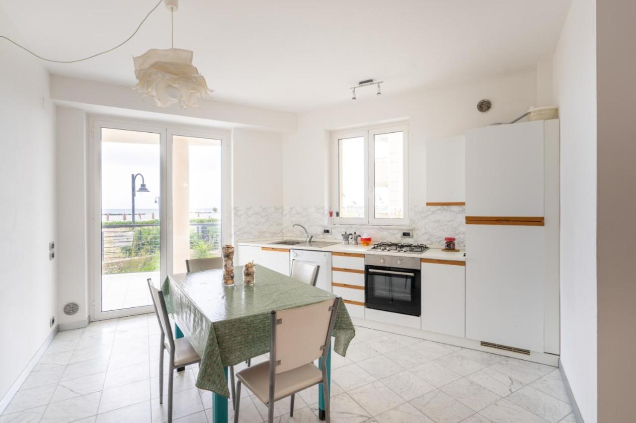 Beachfront Luxurious Newly Built 2-bed Flat With Stunning Sea Views & Terrace